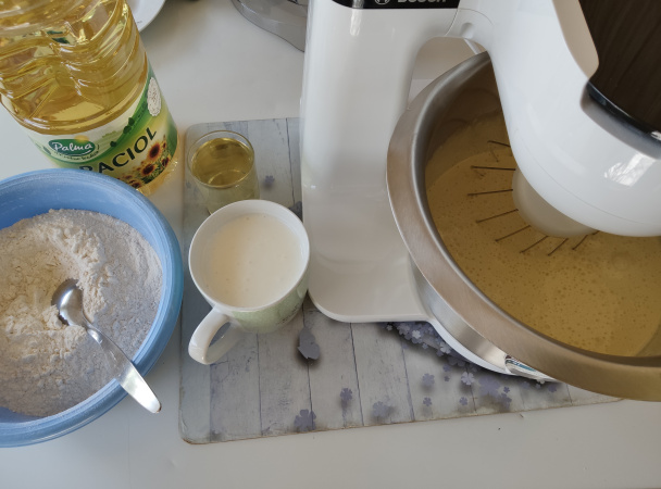 Kefírový koláč so slivkami (fotorecept) - obrázok 2