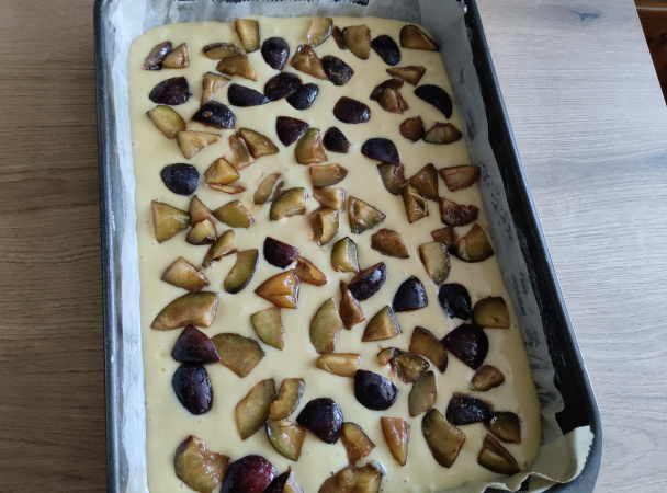 Kefírový koláč so slivkami (fotorecept) - obrázok 4