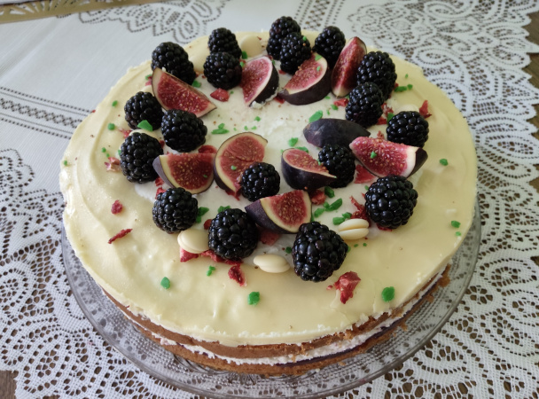 Torta s černicovým želé a tvarohovou plnkou (fotorecept) - obrázok 9