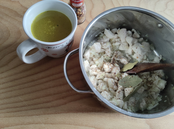 Kuracie mäso na smotane s maslovými haluškami (fotorecept) - obrázok 4