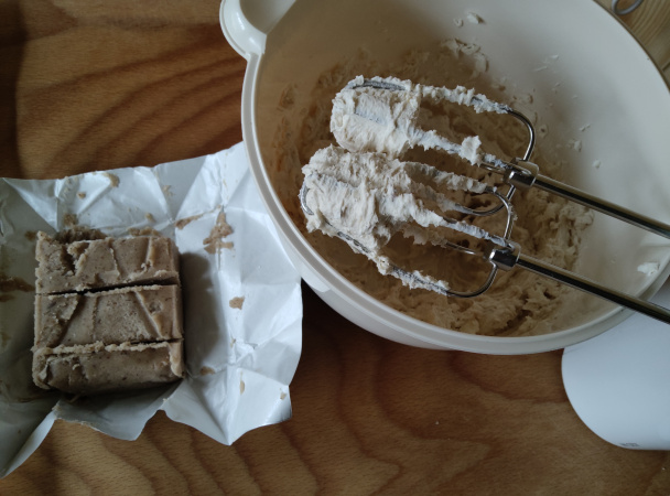 Perníkové rezy s gaštanovým pyré a cmarovým poťahom (fotorecept) - obrázok 6