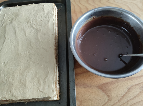 Orechovo-kávový rez s karamelovou plnkou (fotorecept) - obrázok 7