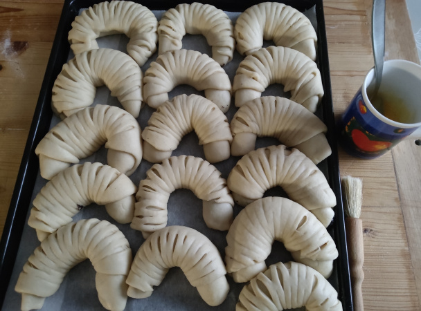 Hrnčekové rožky s makovou plnkou (fotorecept) - obrázok 11