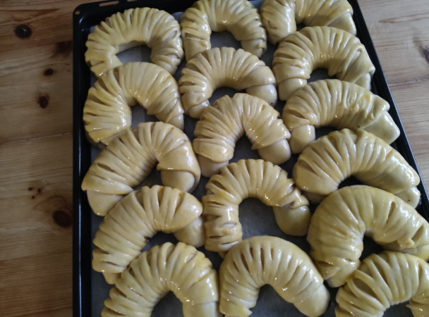 Hrnčekové rožky s makovou plnkou (fotorecept) - obrázok 12