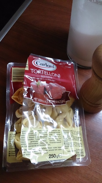 Tortelloni s paradajkovou omáčkou na cesnaku s bazalkou (fotorecept) - obrázok 2