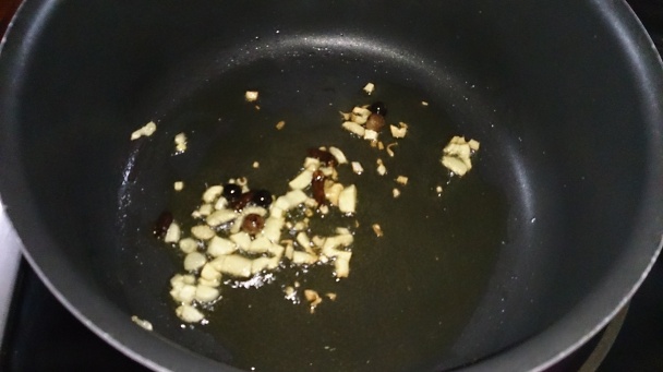 Tortelloni s paradajkovou omáčkou na cesnaku s bazalkou (fotorecept) - obrázok 3