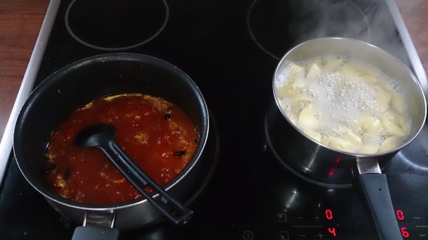 Tortelloni s paradajkovou omáčkou na cesnaku s bazalkou (fotorecept) - obrázok 4