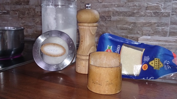 Tortelloni s paradajkovou omáčkou na cesnaku s bazalkou (fotorecept) - obrázok 5