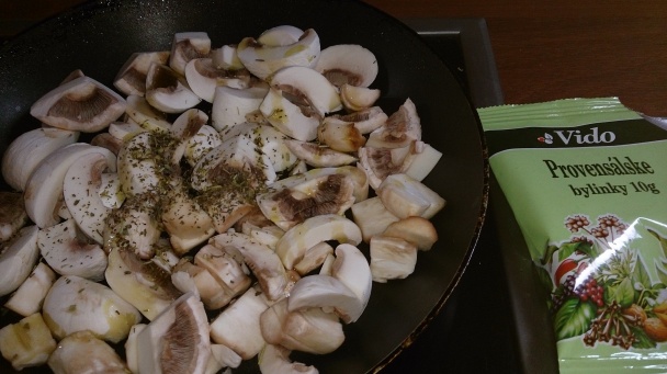 Zdravé kura s ružičkovým kelom a cviklovým šalátom  - obrázok 4