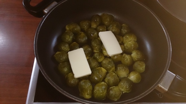 Zdravé kura s ružičkovým kelom a cviklovým šalátom  - obrázok 6