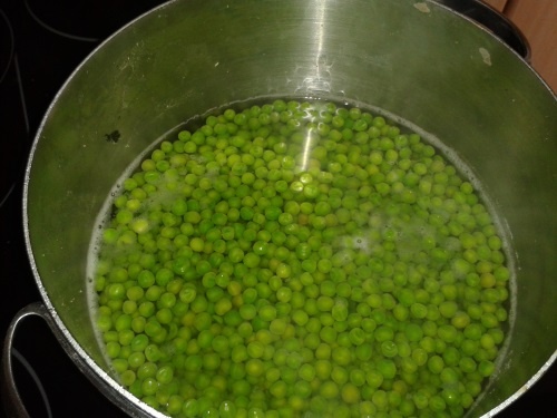 Jarná hrášková polievka  - obrázok 1