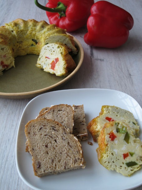 Vaječná raňajková bábovka s paprikou a so syrom (fotorecept) - obrázok 6