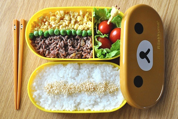 Trojfarebné Soboro Donburi - obrázok 4