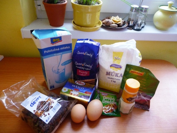 Chlieb: škoricový s hrozienkami - obrázok 1