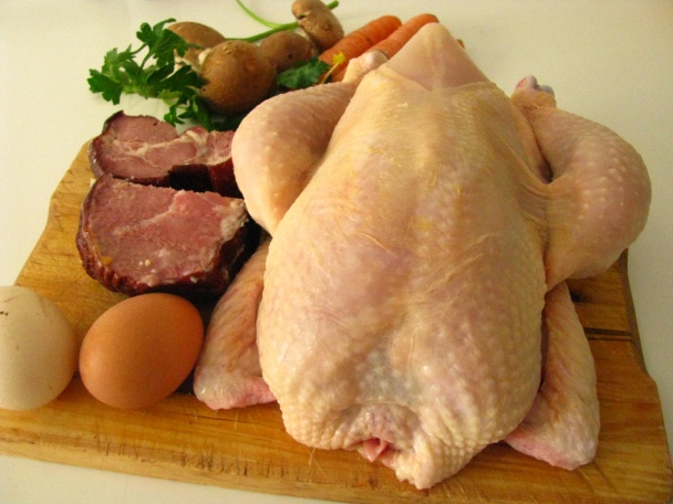 Slávnostná polievka z plnenej sliepky s celestínskou závarkou (fotorecept) - obrázok 1