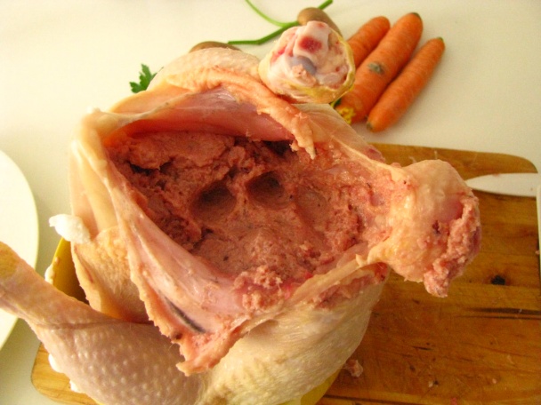 Slávnostná polievka z plnenej sliepky s celestínskou závarkou (fotorecept) - obrázok 2