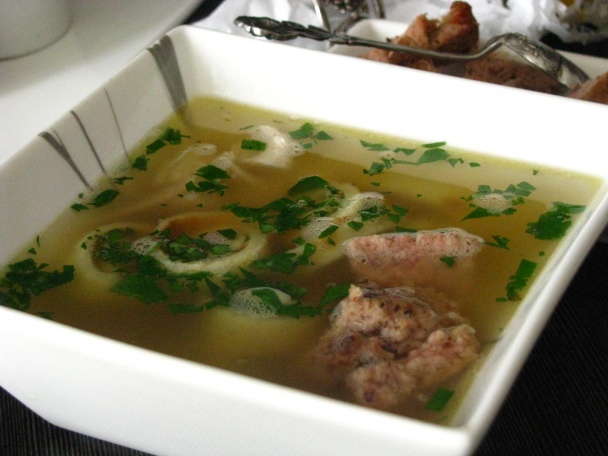 Slávnostná polievka z plnenej sliepky s celestínskou závarkou (fotorecept) - obrázok 9