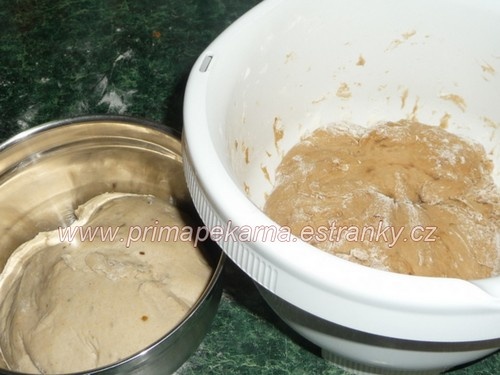 Dvoubarevný kváskový chlebík (fotorecept) - obrázok 2