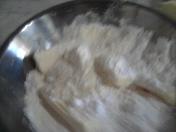 Kysnutý slivkový koláč s drobenkou (fotorecept) - obrázok 2