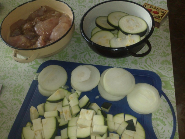 Kuracie rezne s cukinou a paradajkami (fotorecept) - obrázok 1