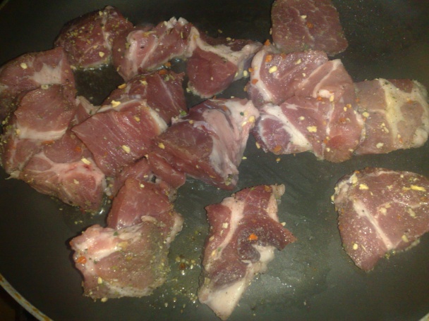 Bravčová krkovička s brusnicami (fotorecept) - obrázok 2