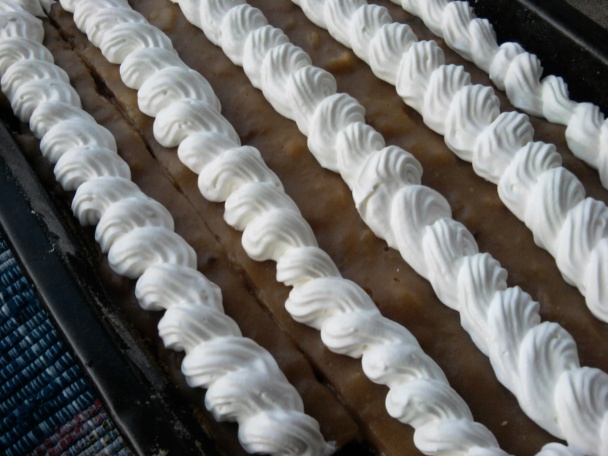 Jablkové rezy so šľahačkou (fotorecept) - obrázok 3