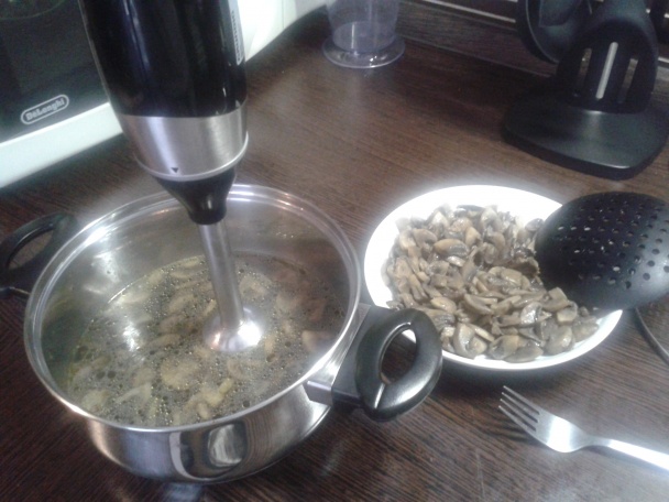 Bravčové karé s lahodnými zemiakmi a omáčkou zo šampiňónov (fotorecept) - obrázok 7