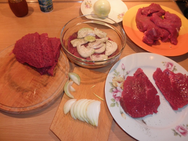 Hovädzina v hubovej omáčke a dvojmäsový perkelt slaninový (fotorecept) - obrázok 2