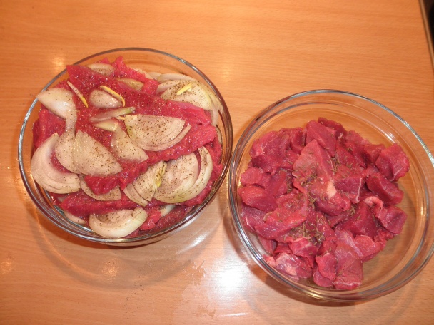 Hovädzina v hubovej omáčke a dvojmäsový perkelt slaninový (fotorecept) - obrázok 3