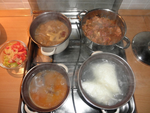 Hovädzina v hubovej omáčke a dvojmäsový perkelt slaninový (fotorecept) - obrázok 12