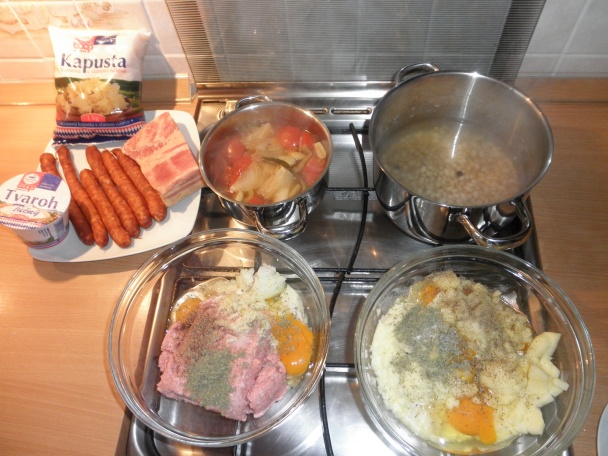 Orgol Chorchoj pod perinou,Fazuľová polievka s kapustou a Mäsové guľky Mimochodom v hubovej omáčke. - obrázok 3