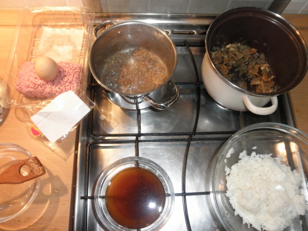 Orgol Chorchoj pod perinou,Fazuľová polievka s kapustou a Mäsové guľky Mimochodom v hubovej omáčke. - obrázok 11