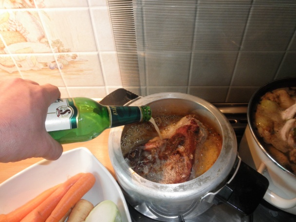 1. Háj sem do piva, prasa; 2. Konsonancia kuraťa a zemiakov 3. Variabilná polievka Gallusových osí - obrázok 9