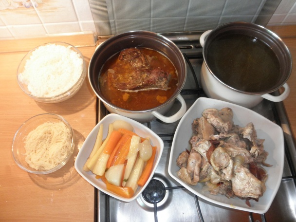 1. Háj sem do piva, prasa; 2. Konsonancia kuraťa a zemiakov 3. Variabilná polievka Gallusových osí - obrázok 13