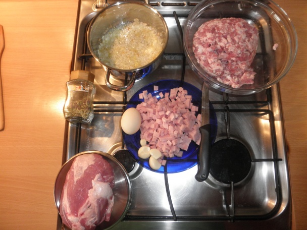 PA-VA-NA-ME v horčicovej omáčke a na miski karfiolový šalát s fazuľou ... - obrázok 1