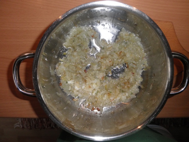 PA-VA-NA-ME v horčicovej omáčke a na miski karfiolový šalát s fazuľou ... - obrázok 2