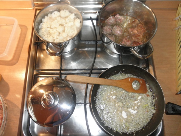 PA-VA-NA-ME v horčicovej omáčke a na miski karfiolový šalát s fazuľou ... - obrázok 5