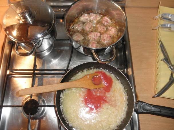 PA-VA-NA-ME v horčicovej omáčke a na miski karfiolový šalát s fazuľou ... - obrázok 6