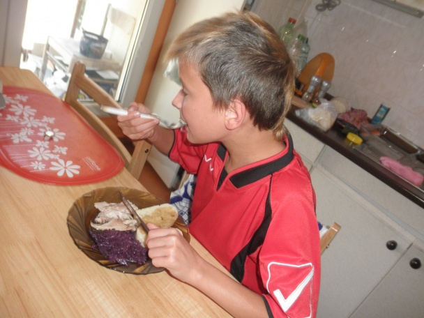 Cesnačka ako má byť a kuracie nohy na  šalotke v čiernom pive - obrázok 12