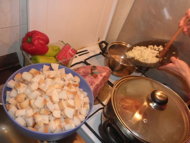 Plnená paprika a žemľová knedľa k tomu - obrázok 2