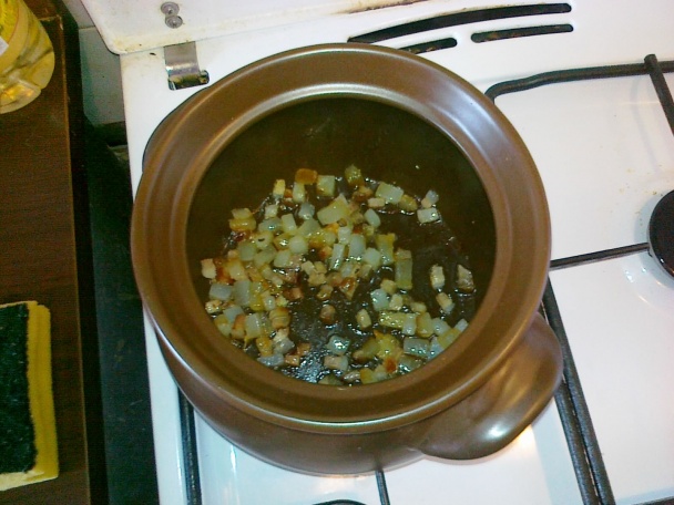 Voňavý guláš s párkami - obrázok 1