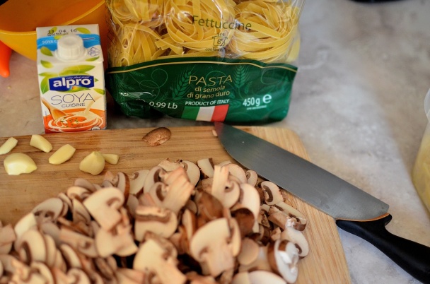 Fettuccine s hubami na smotane (fotorecept) - obrázok 1