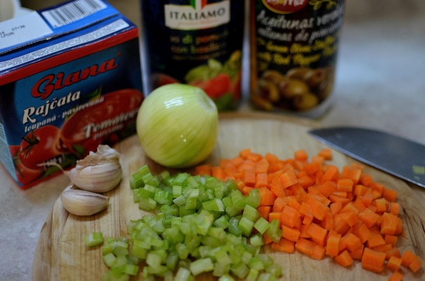 Špagety s paradajkovou omáčkou (fotorecept) - obrázok 1