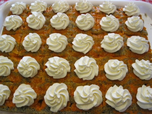 Makovo-marhuľový obrátený koláč - obrázok 8