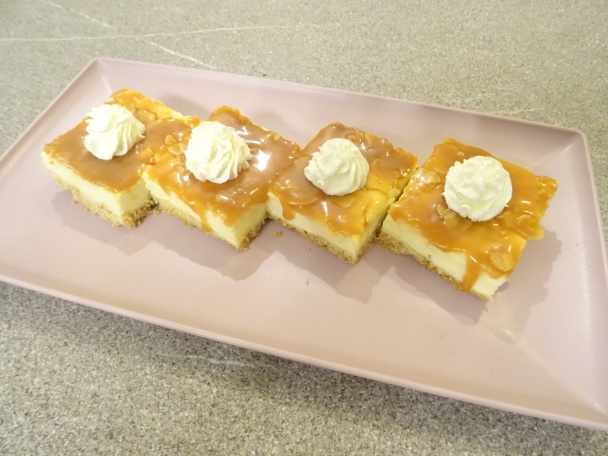 Tvarohový rez so slaným karamelom (fotorecept) - obrázok 5