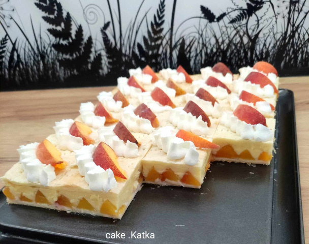 Pudingové rezy z lístkového cesta s broskyňami (fotorecept) - obrázok 5