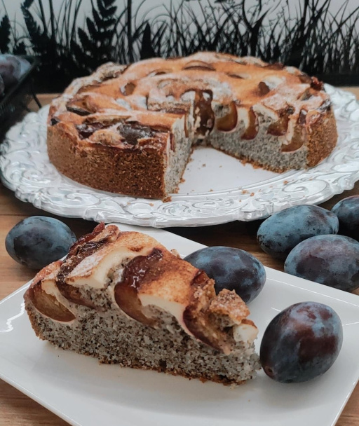 Hrnčekový makovec s tvarohom a slivkami (fotorecept) - obrázok 5