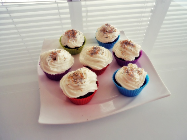 Čoko cupcake s tvarohovým krémom - obrázok 2
