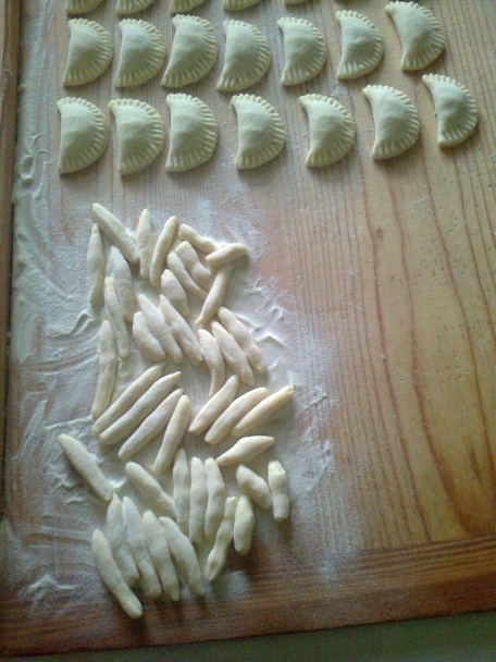 Pirohy so slivkovým lekvárom posypané škoricovou strúhankou (fotorecept) - obrázok 3