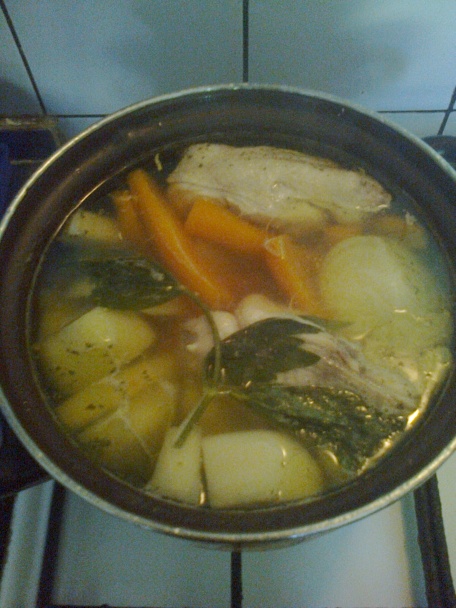 Pečené bravčové s červenou kapustou a domácou knedlou (fotorecept) - obrázok 12